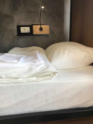 Bàn ủi/dụng cụ ủi quần áo, truy cập Internet không dây miễn phí