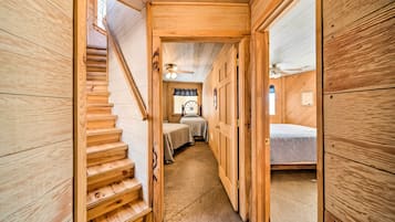 4 bedrooms, internet, bed sheets