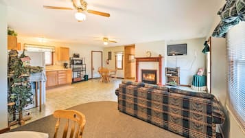 TV, fireplace, DVD player
