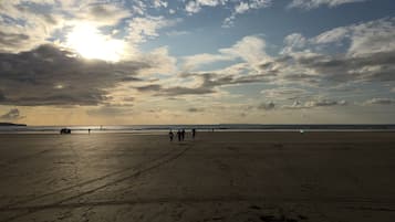 Una playa cerca