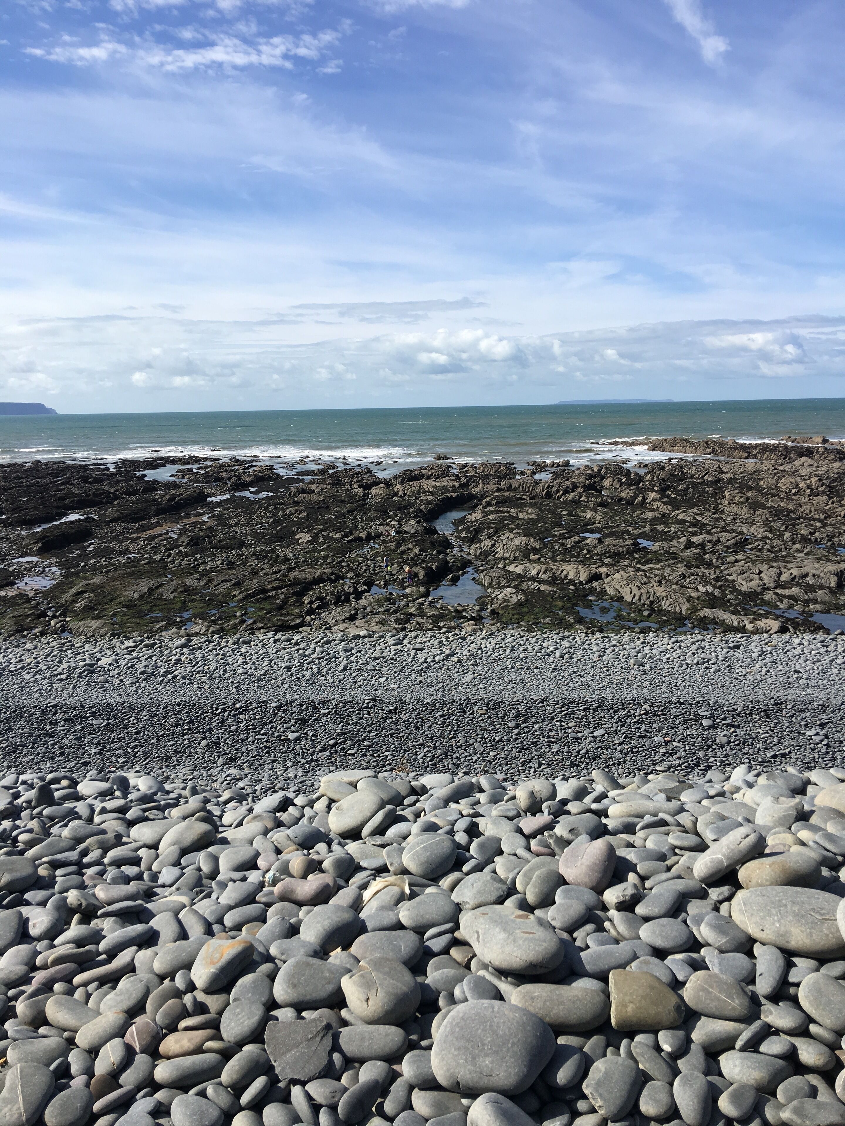 بالقرب من الشاطئ