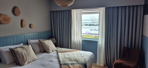 Deluxe Double Room, Ocean View | 1 bedroom, iron/ironing board, free WiFi, bed sheets - Doonmore Hotel (Inishbofin)