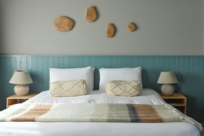 1 bedroom, iron/ironing board, free WiFi, bed sheets - Doonmore Hotel (Inishbofin)