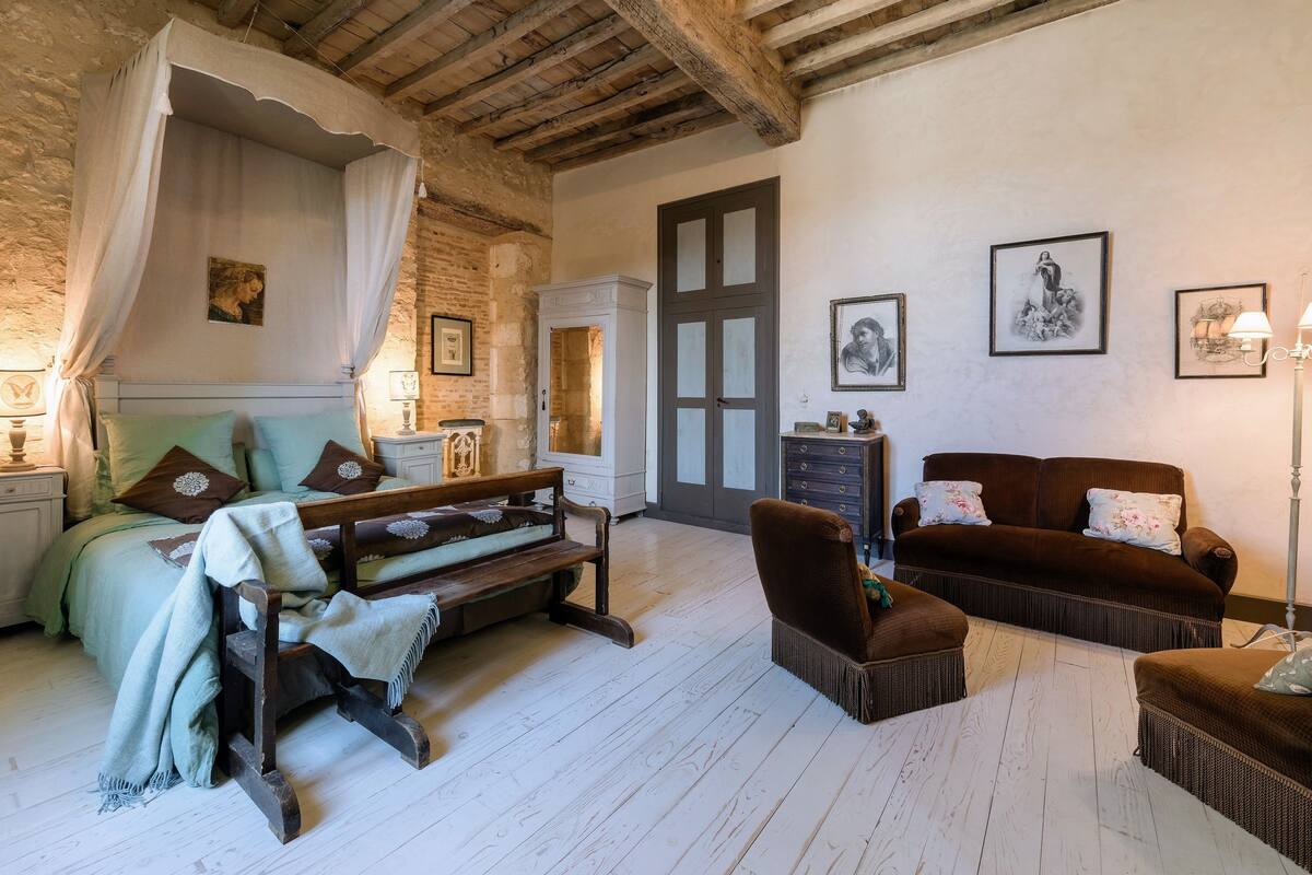 Double Room (Maria Virgina)
