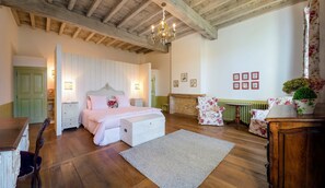 Double Room (Honorine de Brabant)