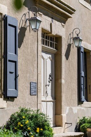 ด้านหน้าที่พัก