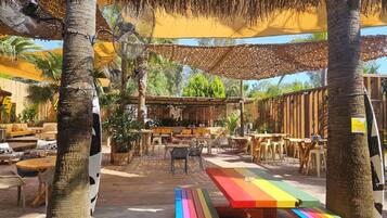 Free daily cooked-to-order breakfast