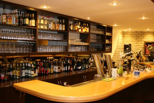 Bar (on property) - Zum Landhaus Dannenbüttel (Sassenburg)