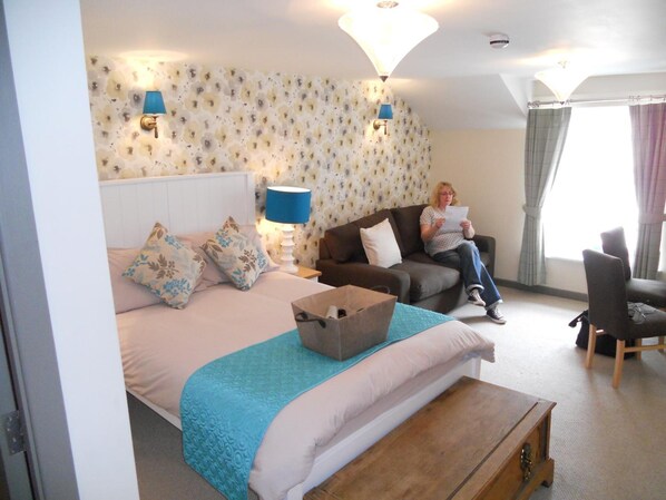 Bügeleisen/Bügelbrett, kostenloses WLAN, Bettwäsche