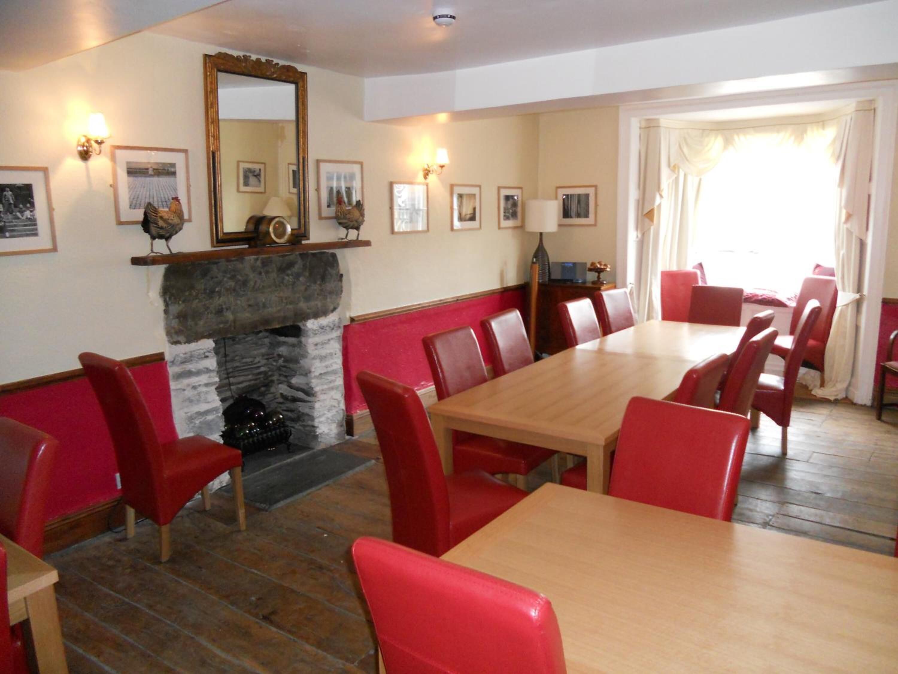 Petit déjeuner, déjeuner et dîner servis sur place