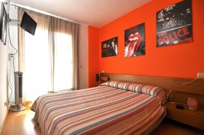 3 bedrooms, iron/ironing board