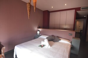 4 habitaciones y tabla de planchar con plancha 