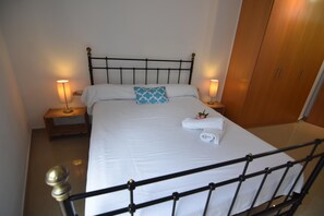 3 bedrooms, iron/ironing board