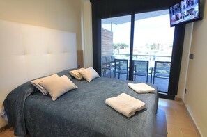 2 slaapkamers, een strijkplank/strijkijzer, gratis internet