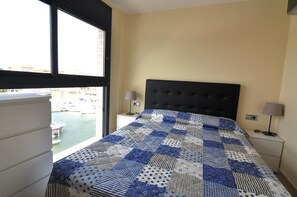 2 slaapkamers, een strijkplank/strijkijzer