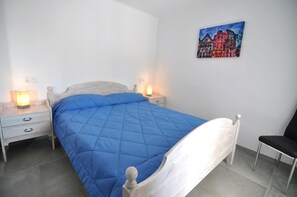 2 bedrooms, iron/ironing board - Cozy Apartment 70m from the Beach in Roses, Costa Brava! 2 Bedrooms, Terrace, Free Wi-Fi. Book now! (Rosas / Roses)