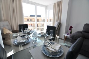 Dining - Cozy Apartment 70m from the Beach in Roses, Costa Brava! 2 Bedrooms, Terrace, Free Wi-Fi. Book now! (Rosas / Roses)