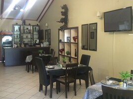 Desayuno buffet incluido todos los días 