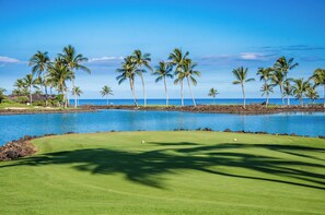 Golf - Panoramic Ocean and Golf Course Views ! Luxury Townhouse at Hualalai Resort- includes 2 Golf Carts (Kailua-Kona)