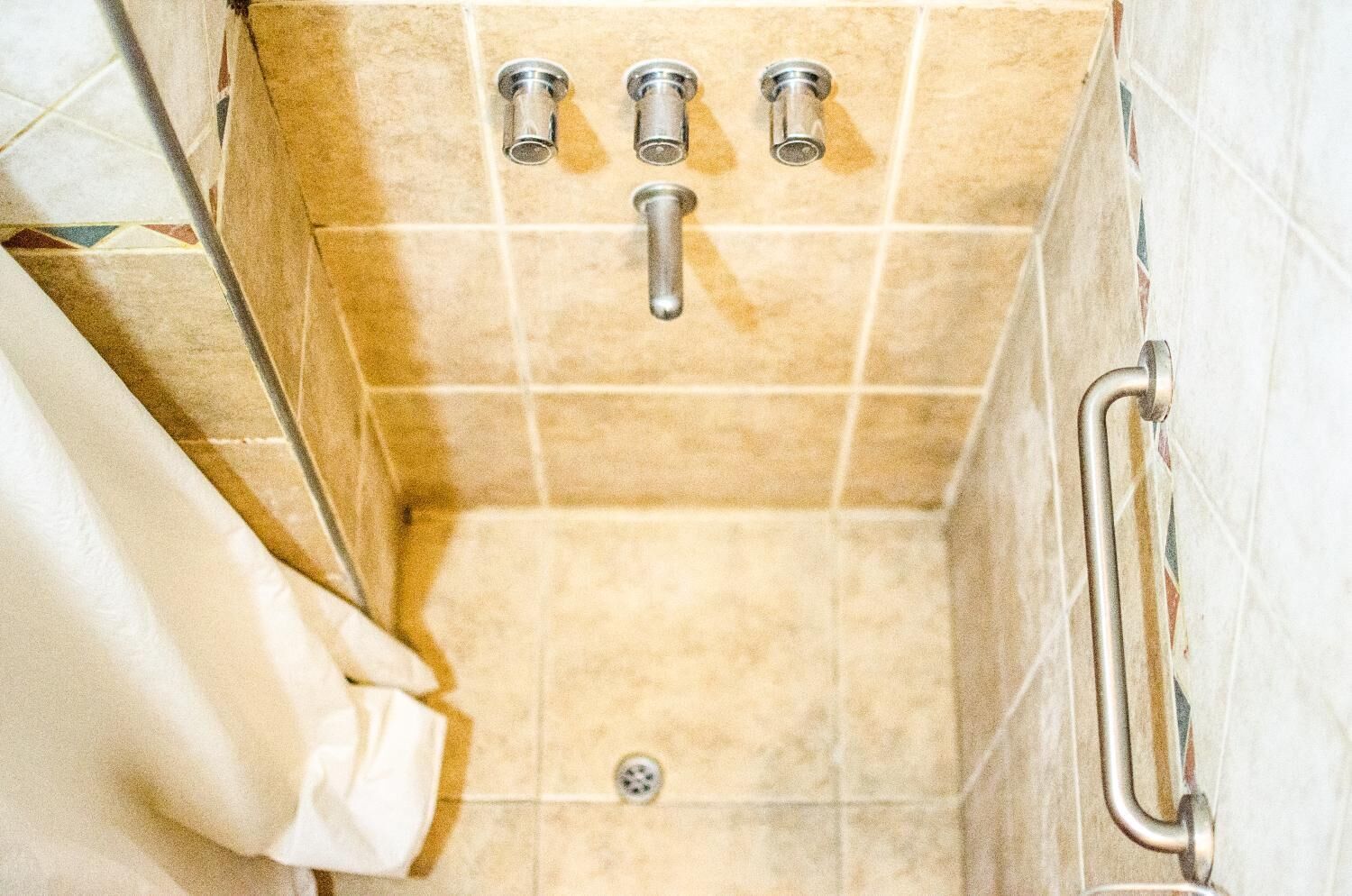 Buồng tắm vòi sen, đồ dùng nhà tắm miễn phí, chậu vệ sinh/vòi rửa 