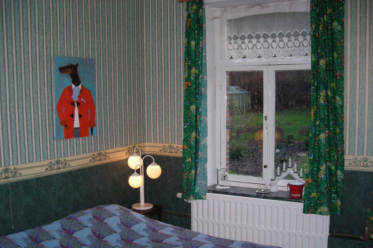 Double Room, Shared Bathroom | Desk, wheelchair access