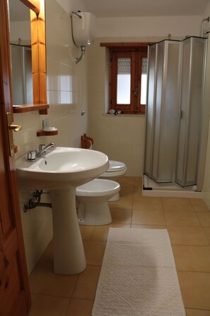 Bathroom - Hotel S'Adde (Dorgali)