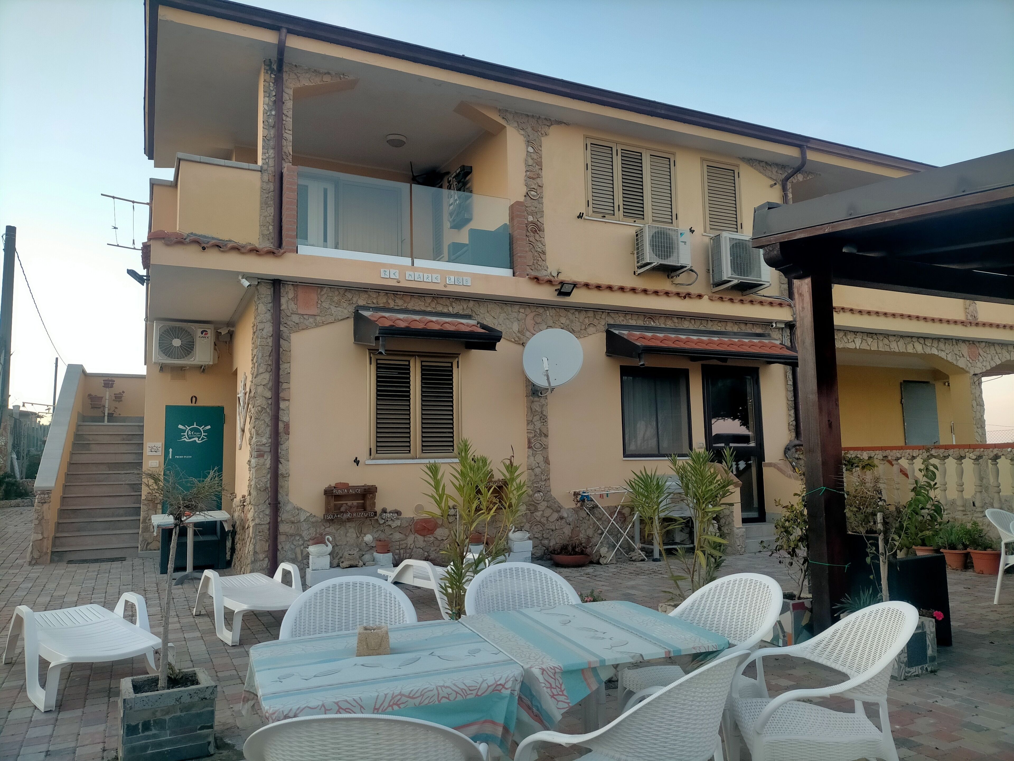 Facciata della struttura