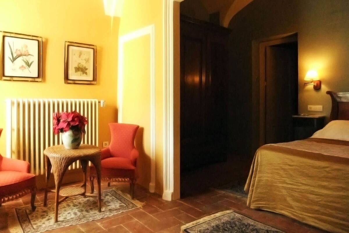 Minibar, coffres-forts dans les chambres, lits bébé (gratuits)