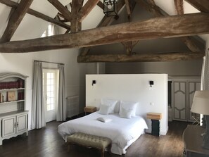 Luxury-Suite | Hochwertige Bettwaren, schallisolierte Zimmer, Bügeleisen/Bügelbrett