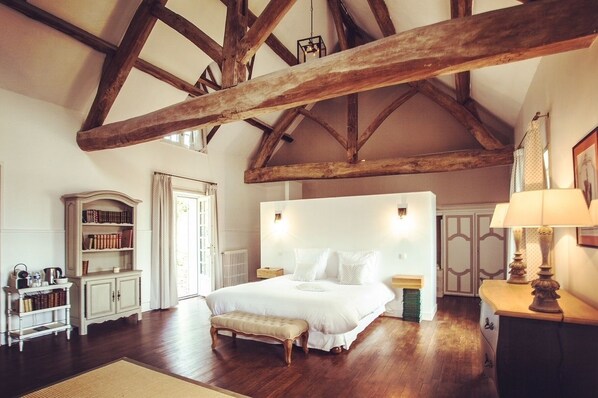 Luxury-Suite | Hochwertige Bettwaren, schallisolierte Zimmer, Bügeleisen/Bügelbrett