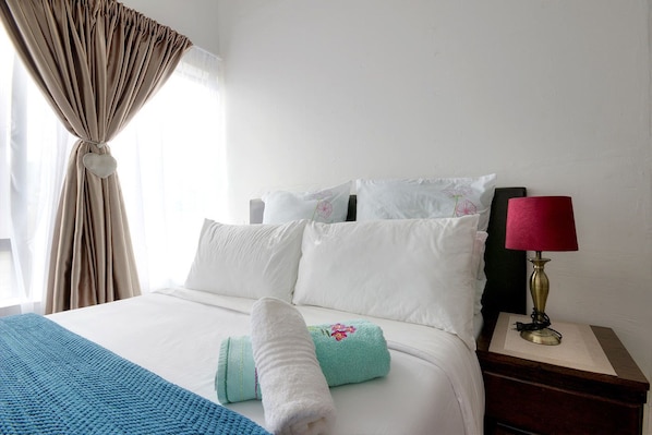 Desk, free WiFi, bed sheets