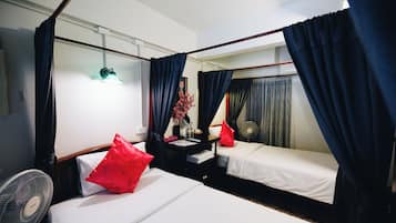 Twin Room with Shared Bathroom | Wifi gratis y ropa de cama