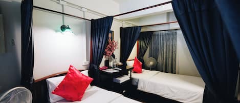 Twin Room with Shared Bathroom | Free WiFi, bed sheets