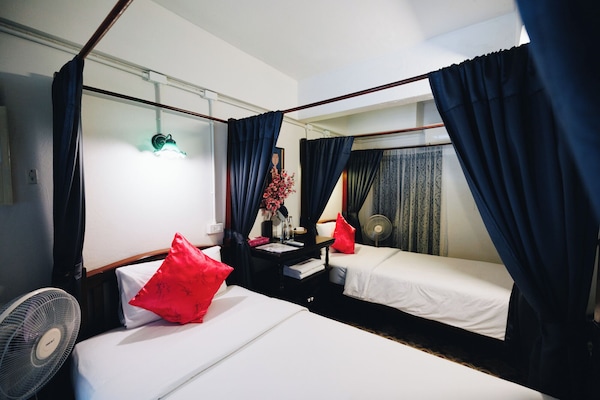 Twin Room with Shared Bathroom | Kostenloses WLAN, Bettwäsche