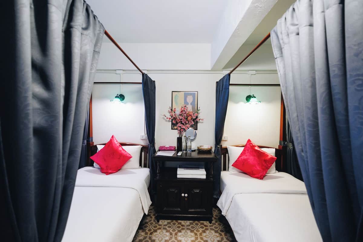 Twin Room with Shared Bathroom | Free WiFi, bed sheets