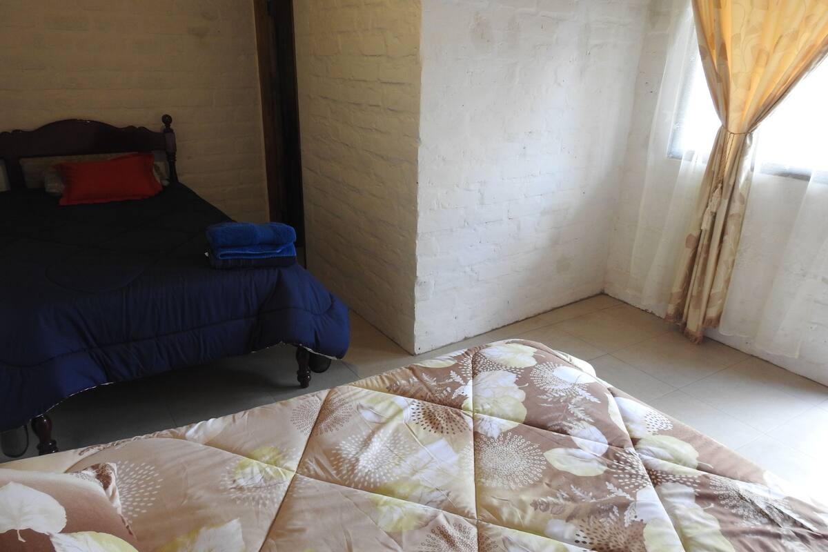 Phòng dành cho gia đình | Bàn, truy cập Internet không dây miễn phí, bộ trải giường