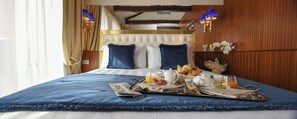 Premier Double Room | Frette Italian sheets, premium bedding, down duvets, pillow-top beds - Santa Croce Boutique Hotel (Venice)