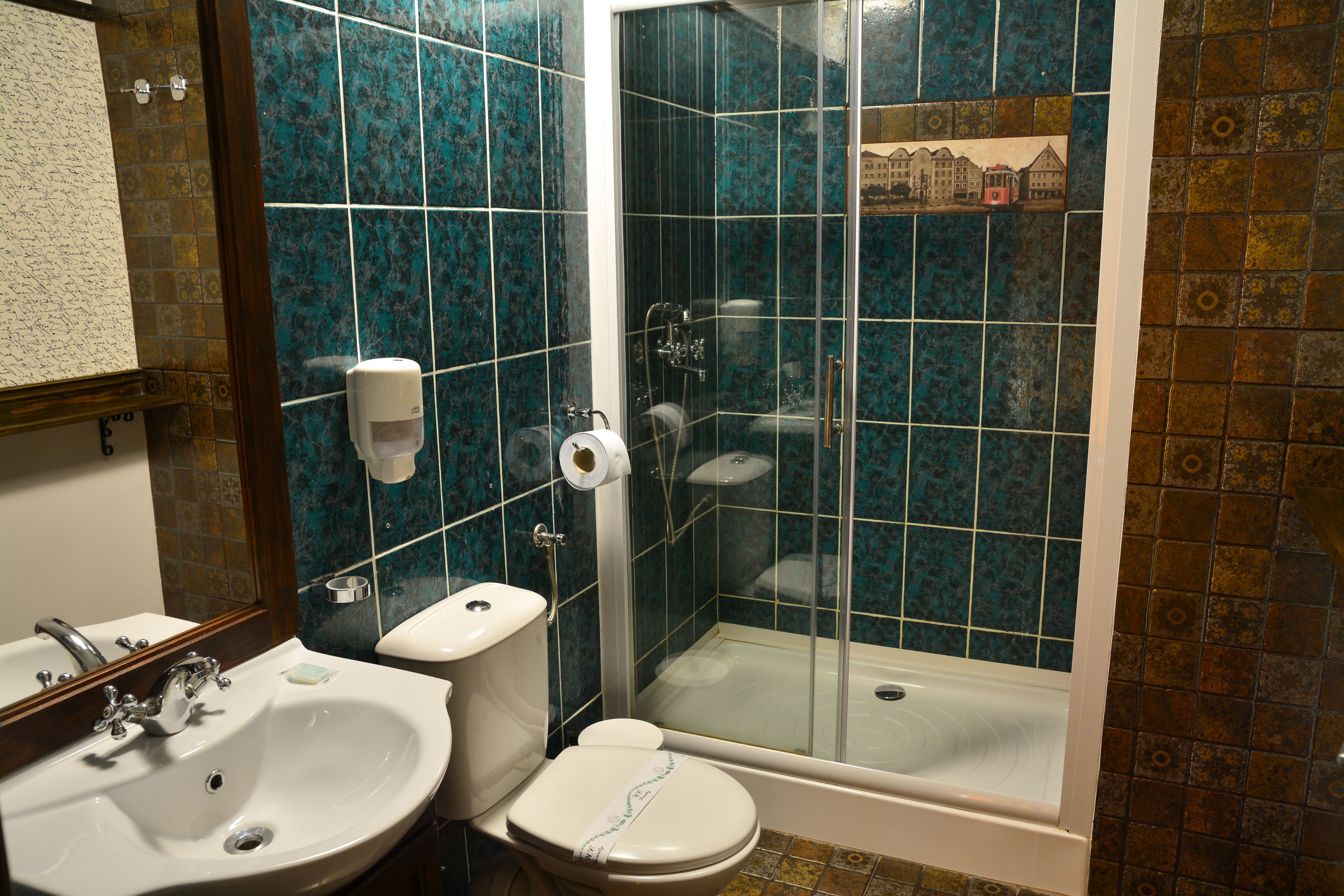 double or twin room | bathroom | free toiletries, hair dryer, towels