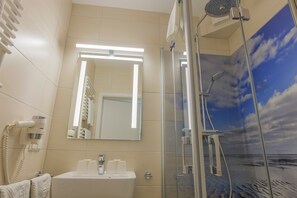 Apartment, 2 Bedrooms | Bathroom | Shower, free toiletries, hair dryer