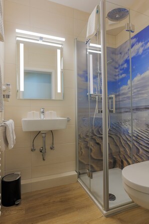 Apartment, 2 Schlafzimmer | Badezimmer | Dusche, kostenlose Toilettenartikel, Haartrockner