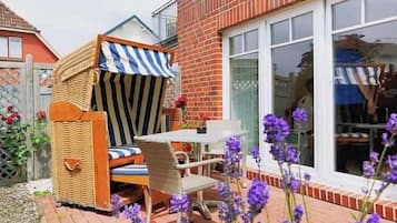 Apartment, 1 Bedroom | Soundproofing, iron/ironing board, cribs/infant beds, free WiFi