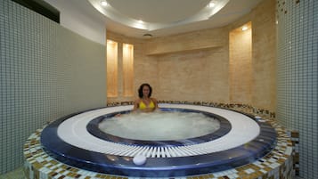 Indoor spa tub