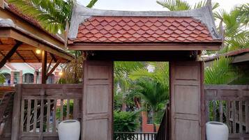 4-Bedroom Villa with Private Pool | Terrace/patio