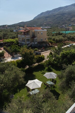 BBQ/picnic Area - Creta Nostos Luxury Apartment (Chania)