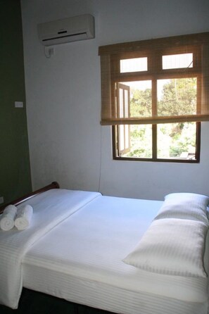 Premium bedding, desk, soundproofing, iron/ironing board