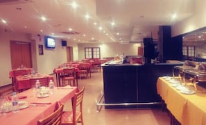 Frühstück, Mittagessen und Abendessen