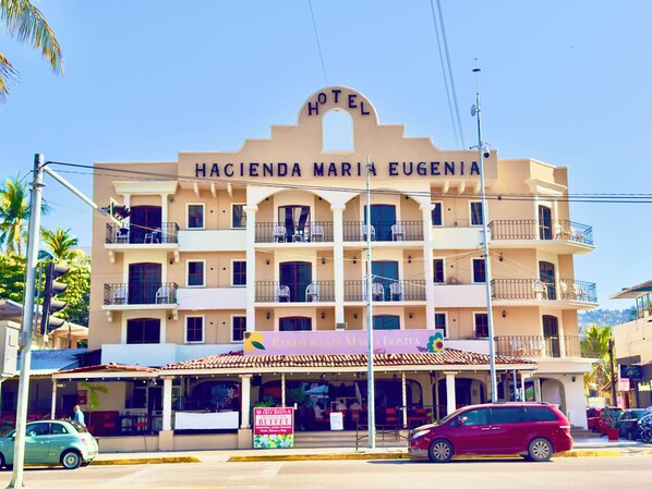 Fachada de la propiedad