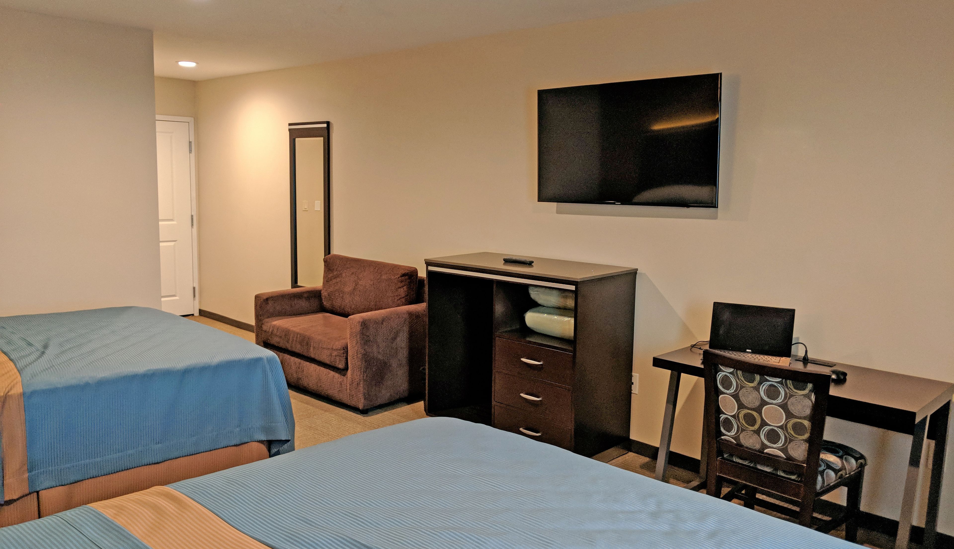 2 queen beds | view from room