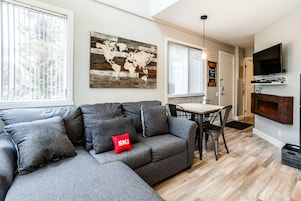 Condo, 1 Bedroom | Living room | Flat-screen TV, fireplace, Netflix