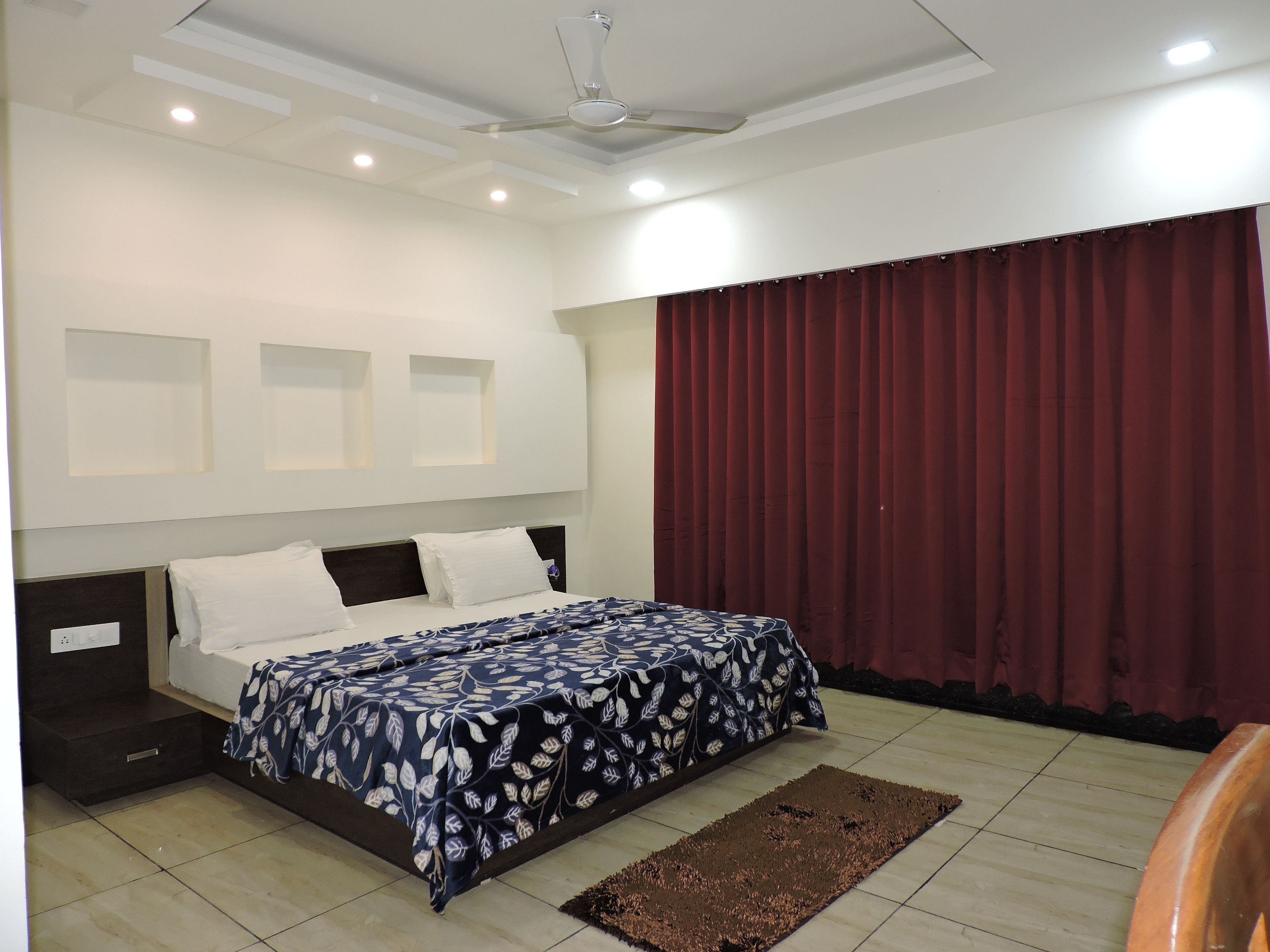 1 bedroom, premium bedding, pillow-top beds, in-room safe